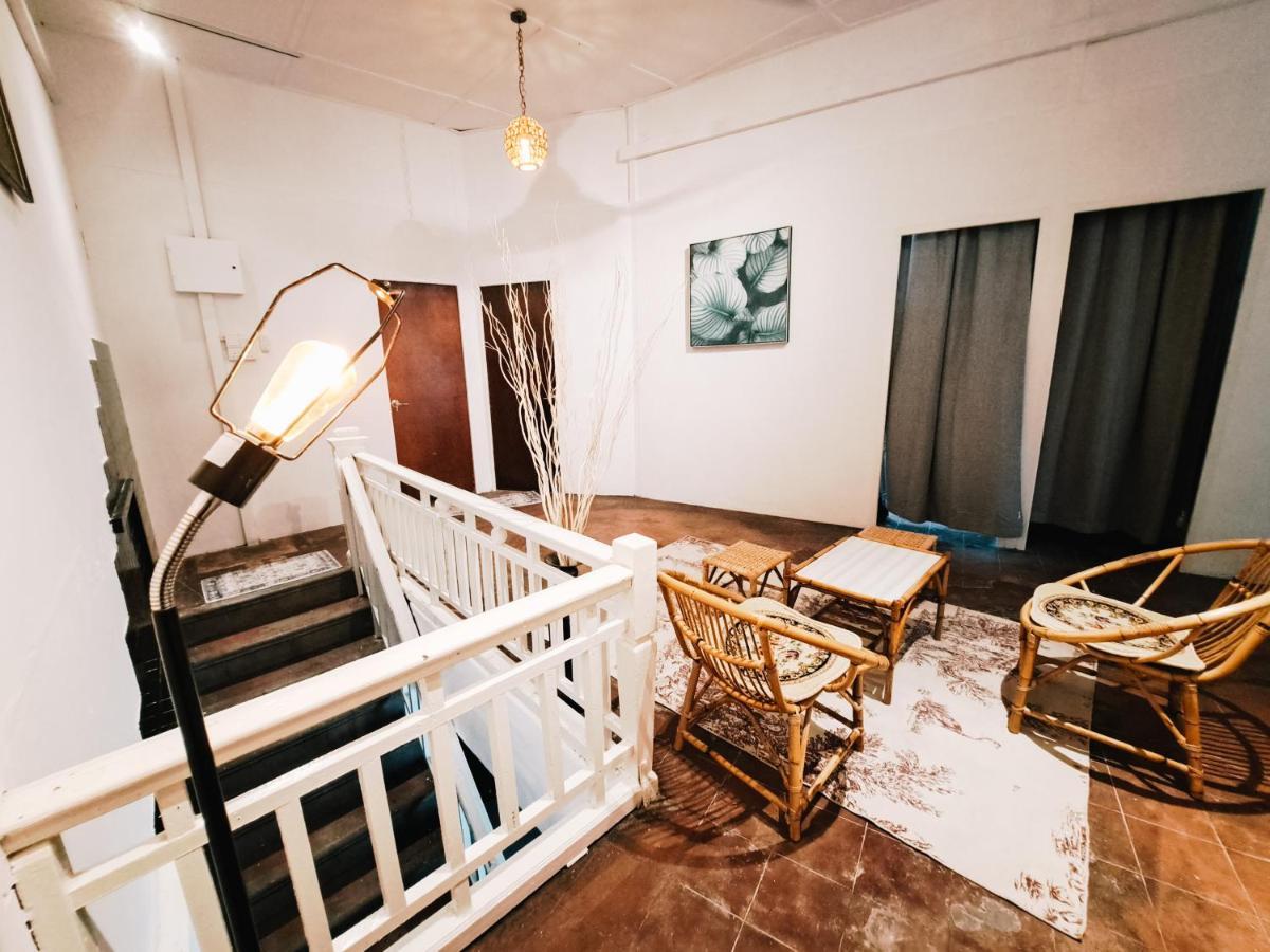 111 Hutton Lane Hostel George Town Buitenkant foto